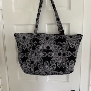 Black and white floral zipper to tote w black interior